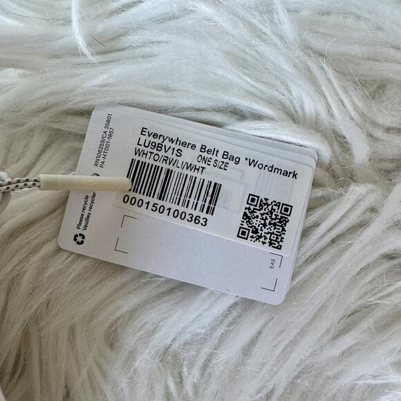 Lululemon Everywhere Belt Bag 1L - Picture 4 of 4